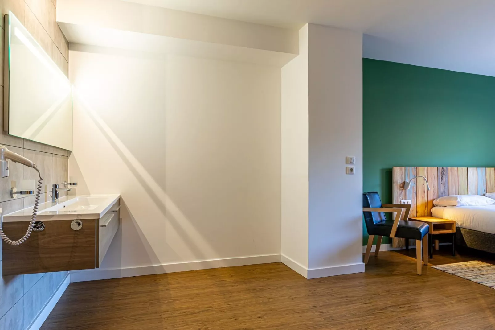 App. 8p.-Badkamer