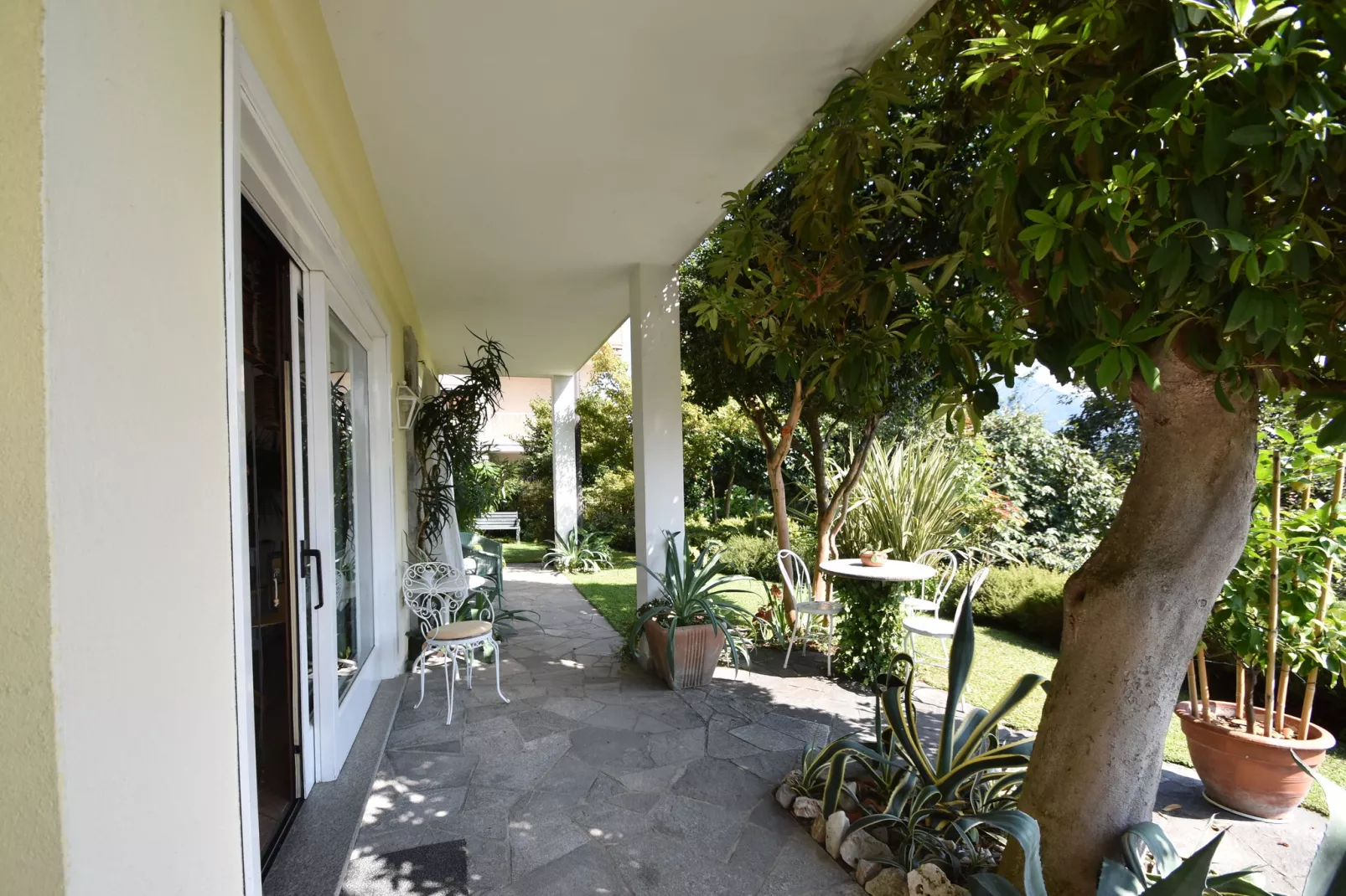 Casa Susanna-Buitenkant zomer