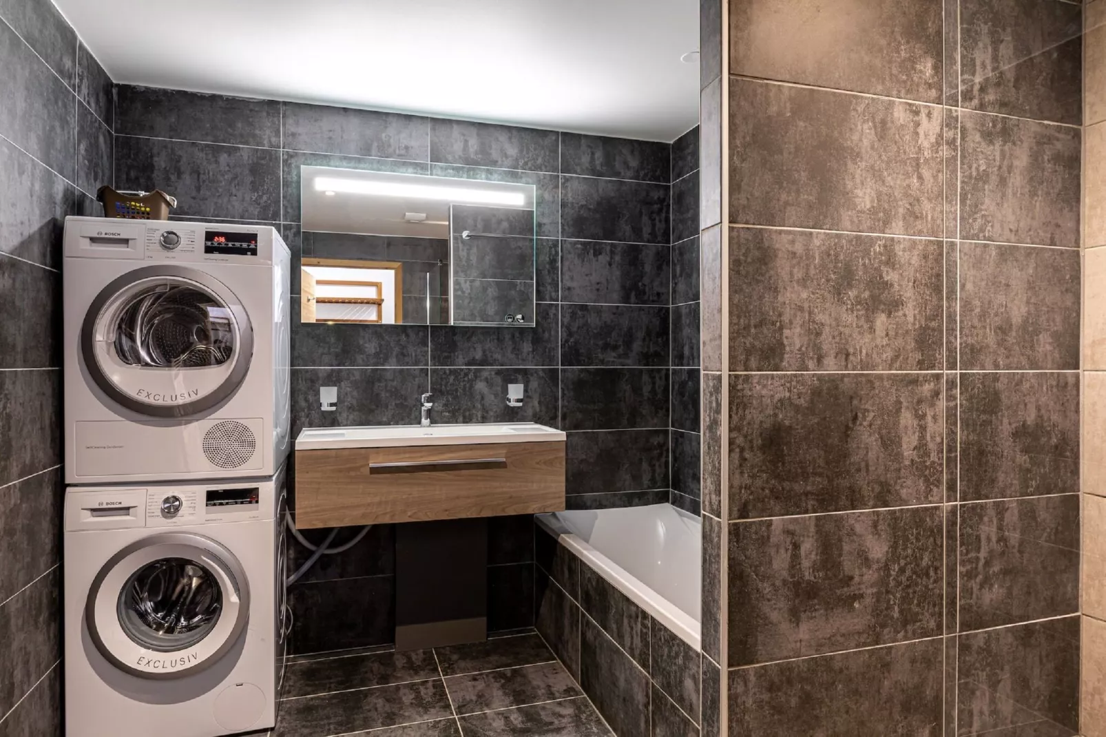 App. 8p. jacuzzi-Badkamer