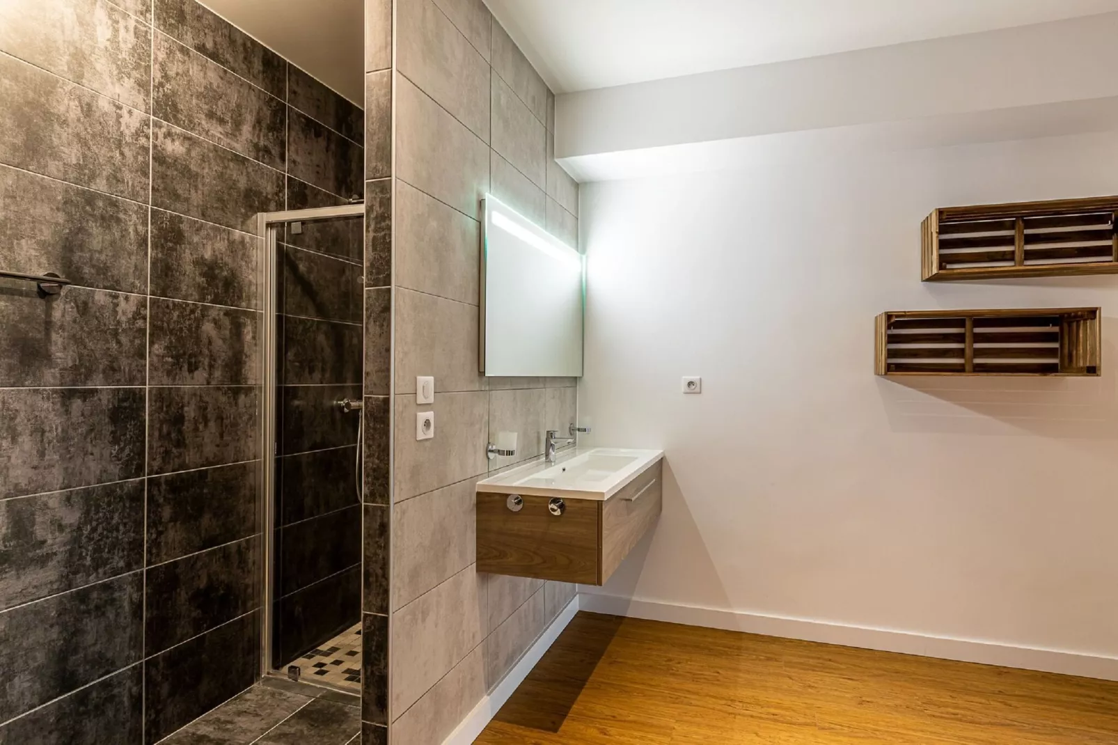 App. 8p. sauna-Badkamer