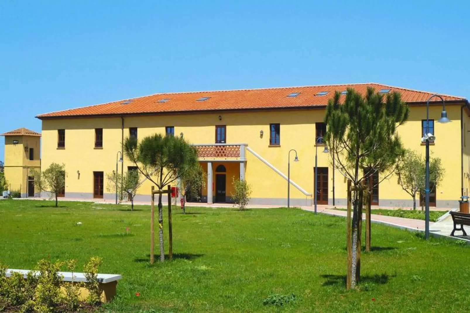 Ferienanlage Poggio all' Agnello Piombino Type Mono  Loft-Buitenkant zomer