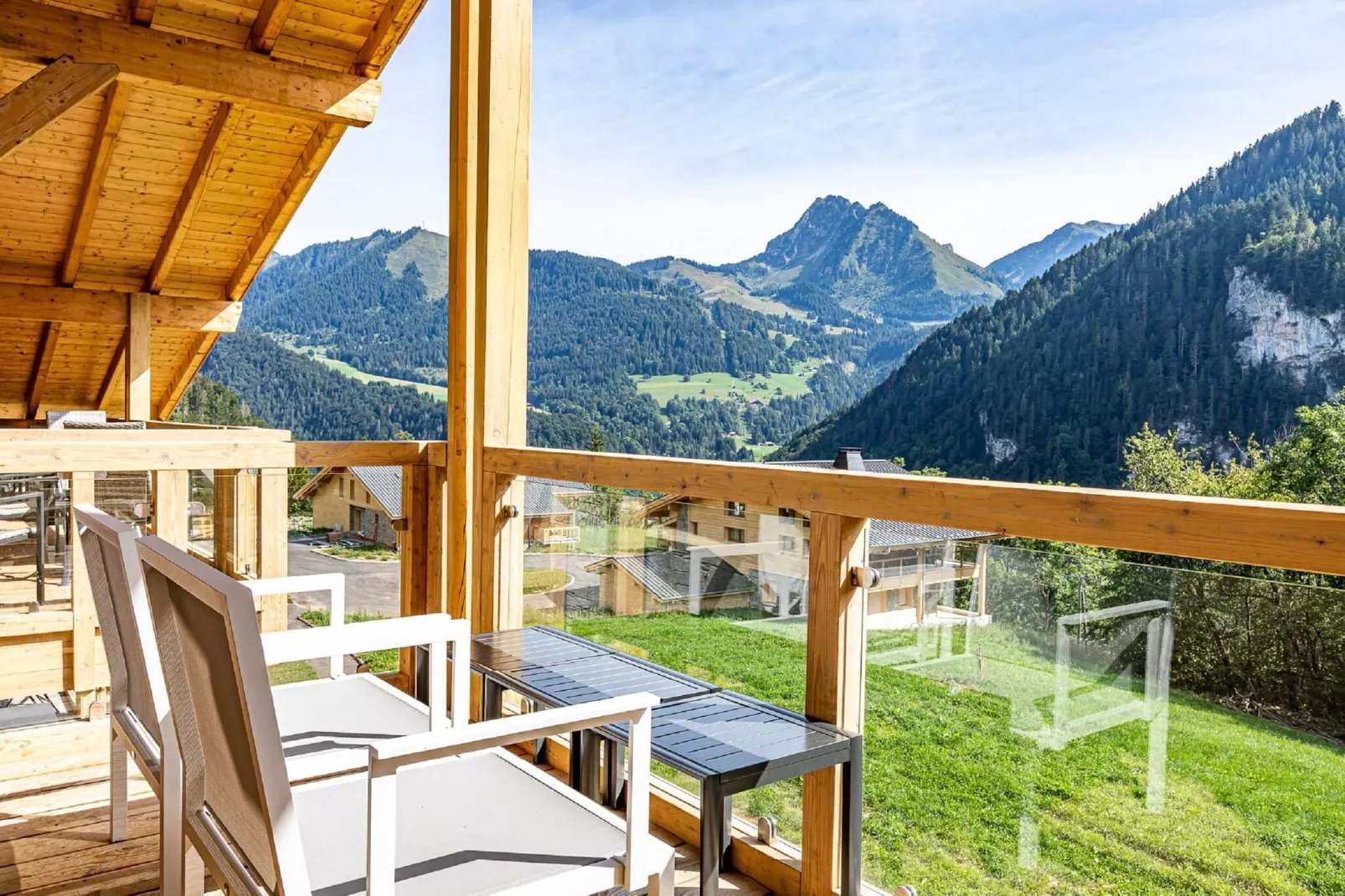 AlpChalets Portes du Soleil 10-Uitzicht zomer