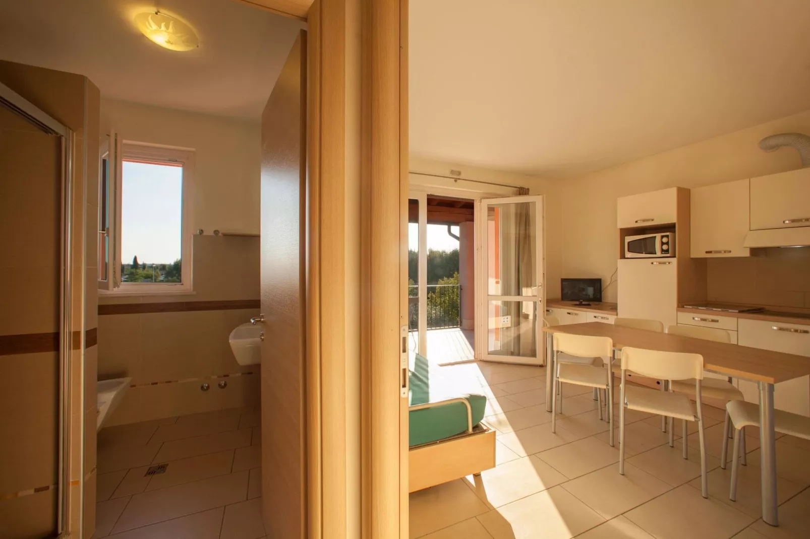 Residence The Garda Village, Sirmione-trilo comfort-Eetkamer