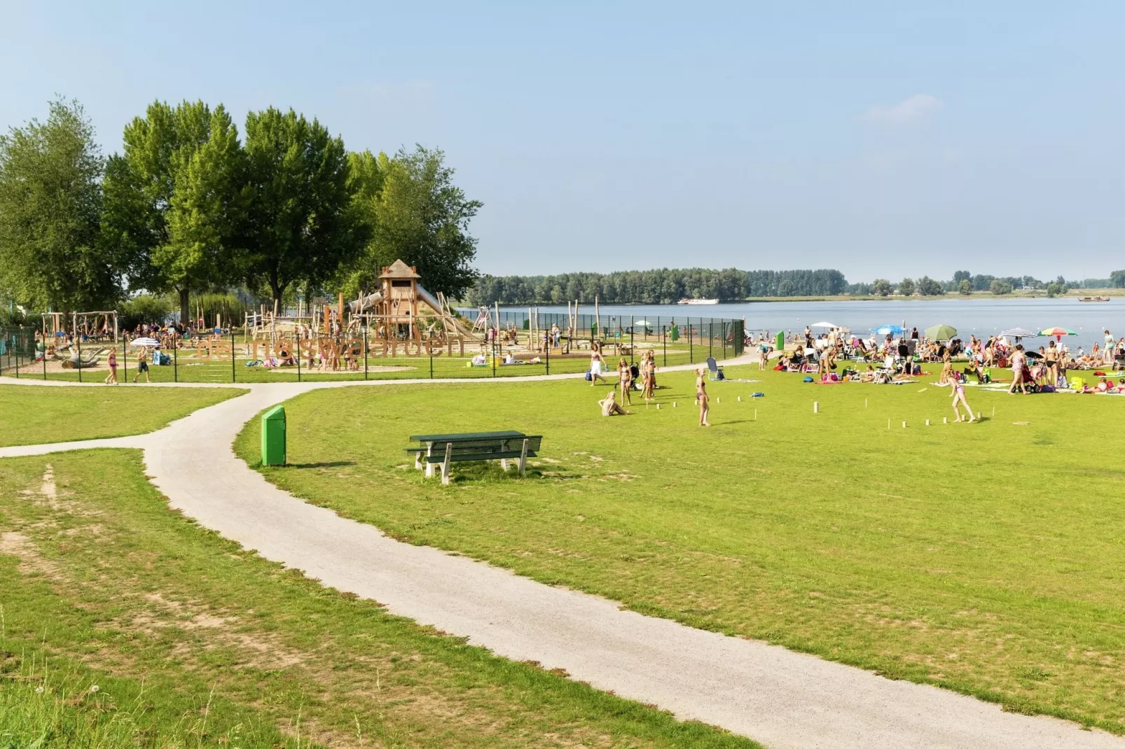 Recreatiepark Het Esmeer 6-Gebieden zomer 1km