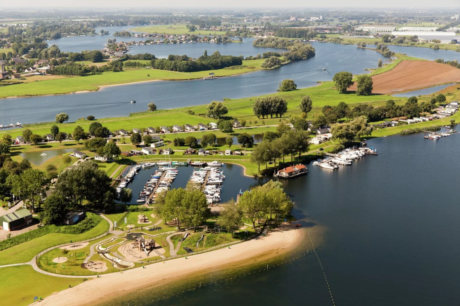 Recreatiepark Het Esmeer 6-Gebieden zomer 1km