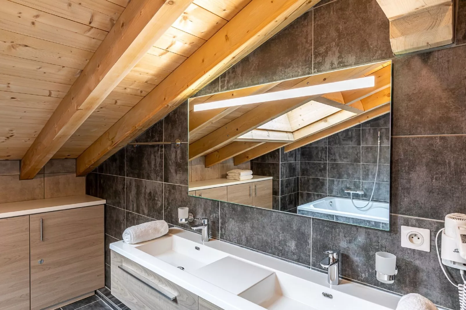 Penthouse 6p.-Badkamer