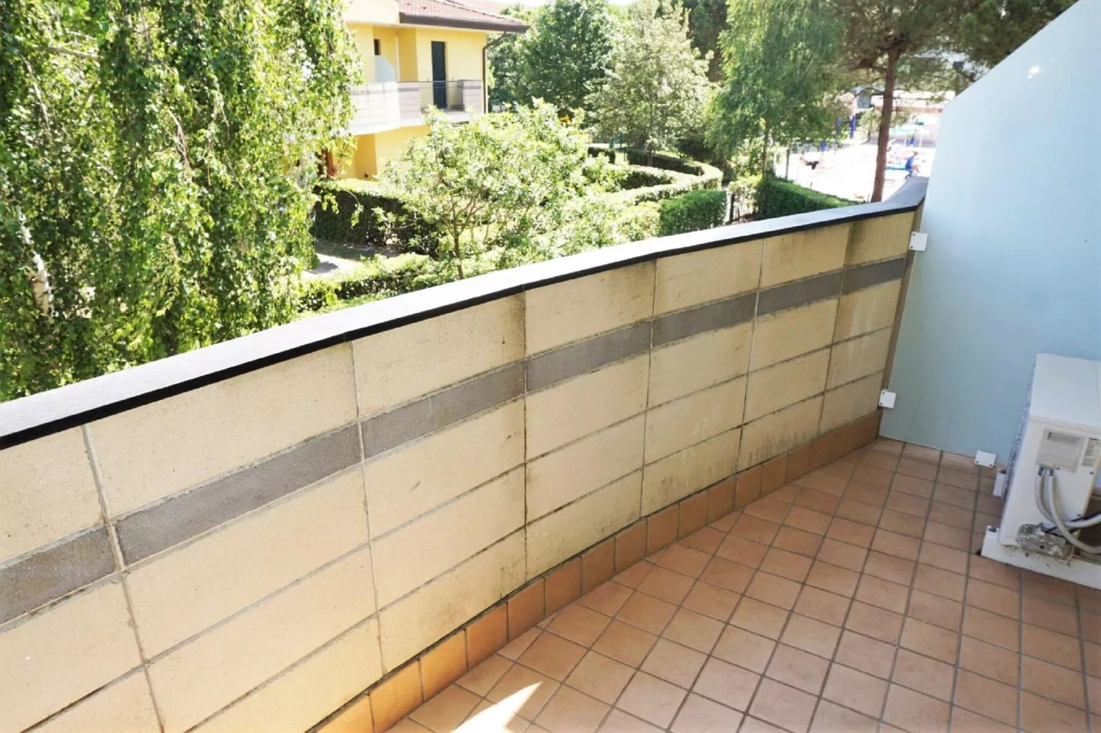 Olmi E206  Lido Altanea-Terrasbalkon