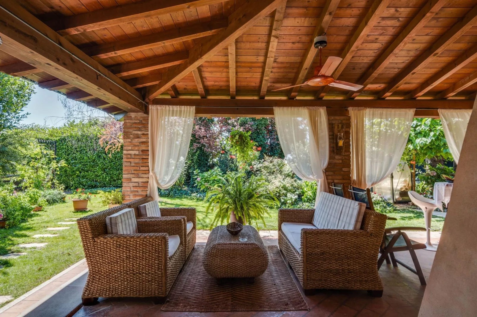 Casa Vacanze situata tra Mantova Verona e il Lago di Garda - Il Trigolo-Terrasbalkon