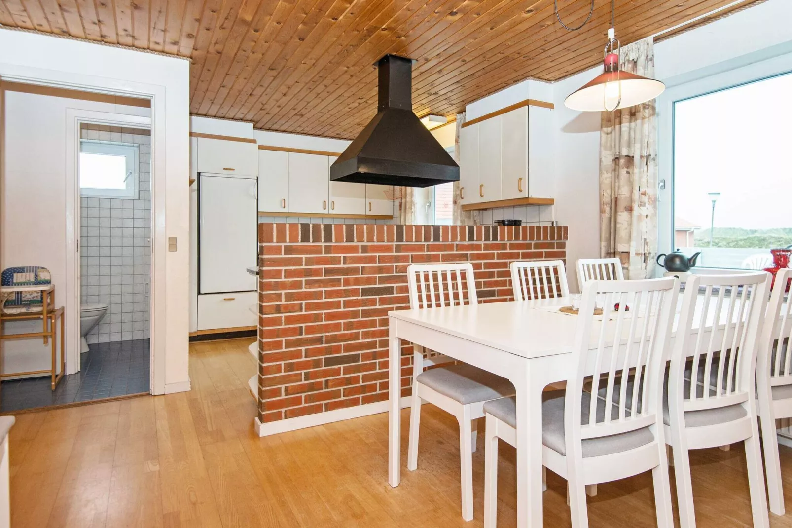 Uitnodigend vakantiehuis in Frostrup met sauna-Binnen