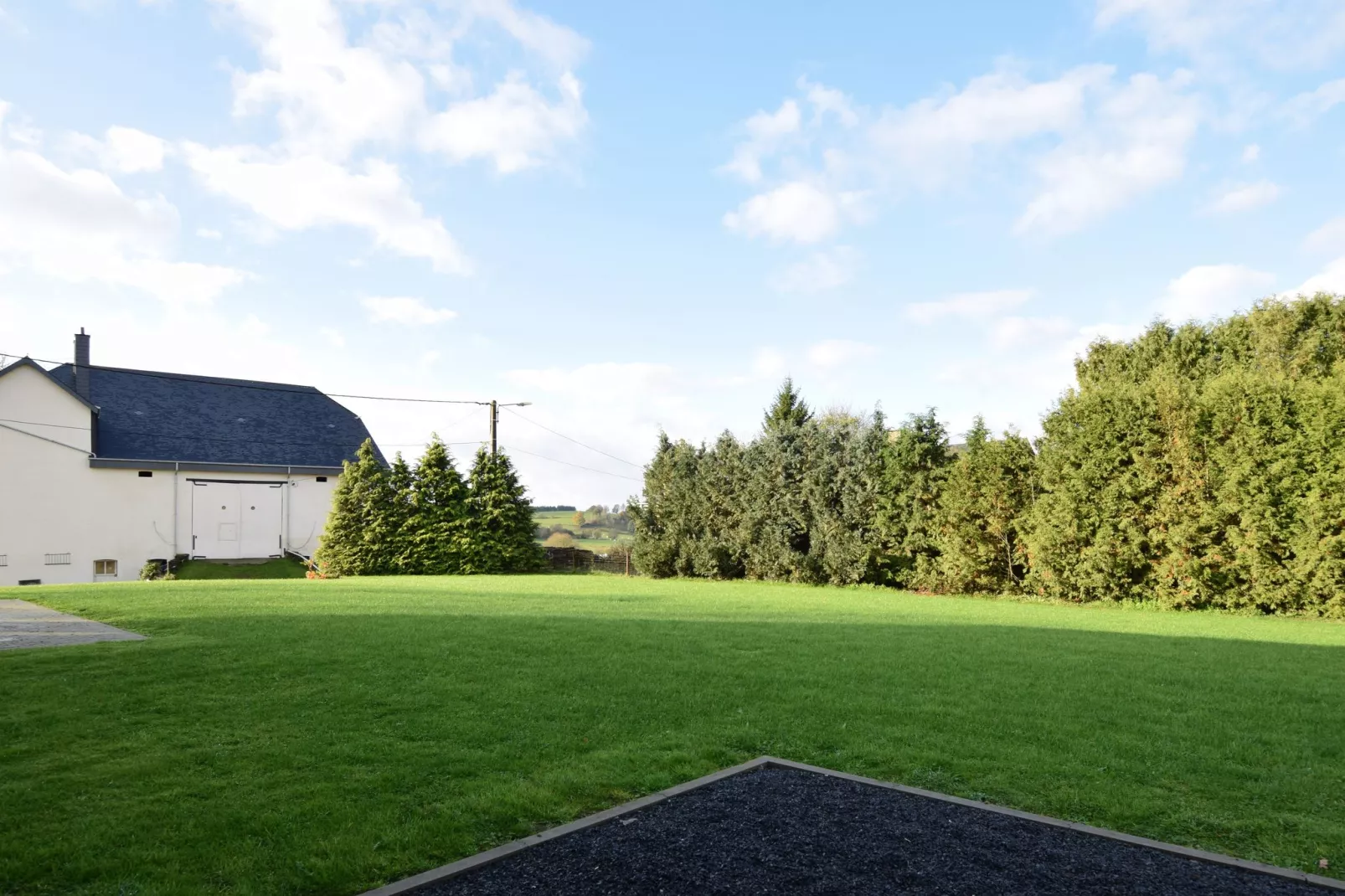 Ruim appartement midden in de natuur van Bouillon met balkon-Uitzicht zomer