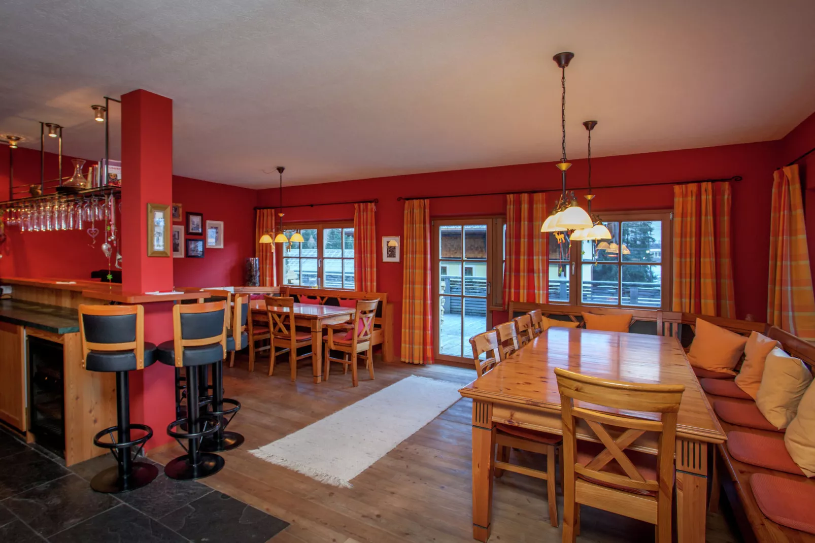 Luxus-Chalet Alpinum-Eetkamer