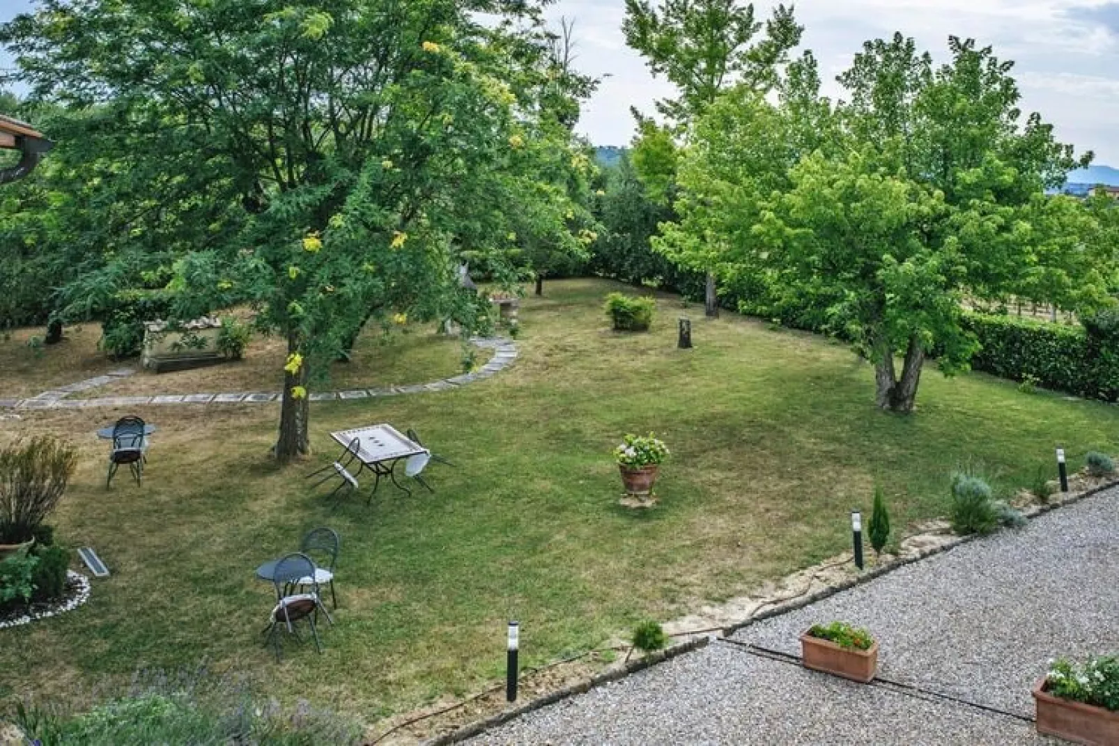 Agriturismo Spazzavento Vinci Typ Oliveto-Tuinen zomer