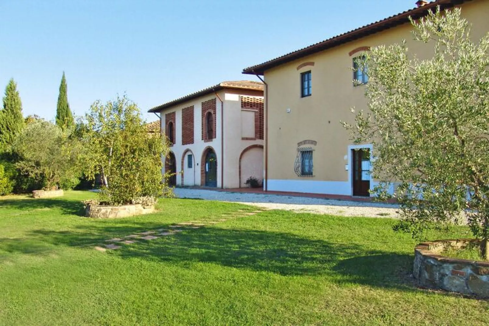 Agri-tourism Poggio al Sole Vinci Type Girasole-Buitenkant zomer