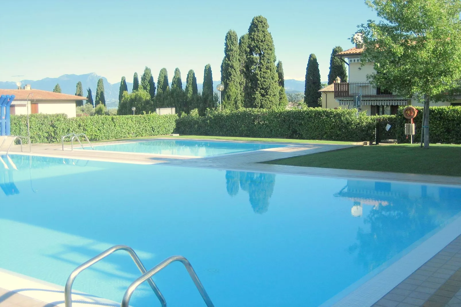 Mooie residentie met 2 zwembaden, ideaal voor gezinnen met kinderen-Zwembad