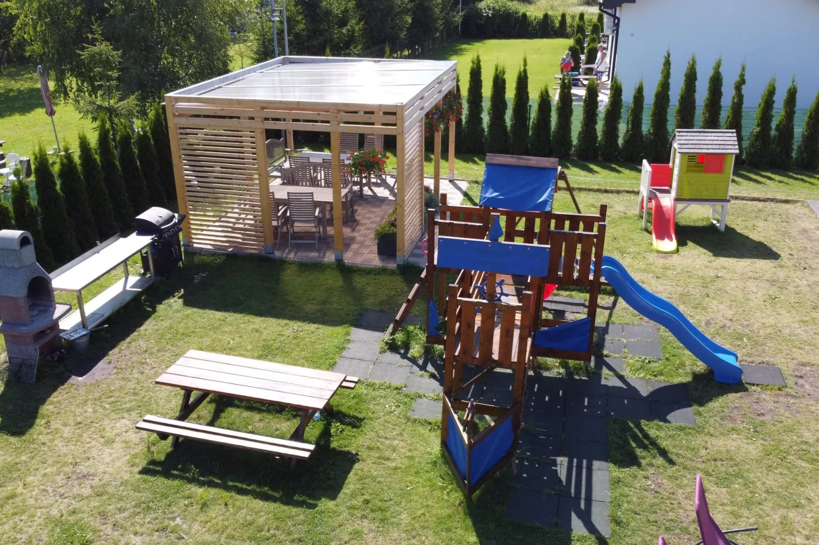 Domy wakacyjne przy Bałtyckiej Grzybowo-Tuinen zomer