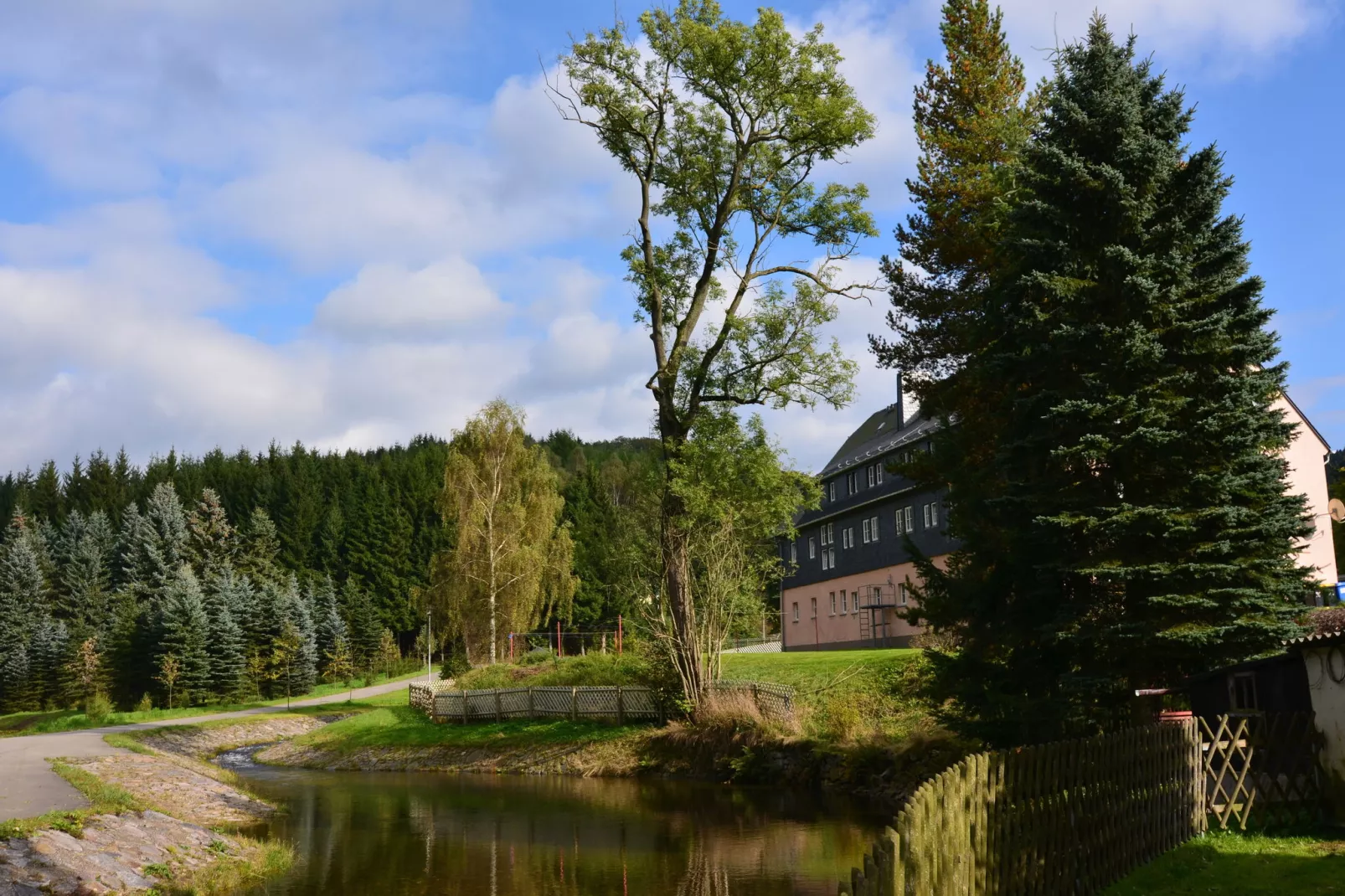 Ferienwohnung an der Talsperre Rauschenbach-Buitenkant zomer