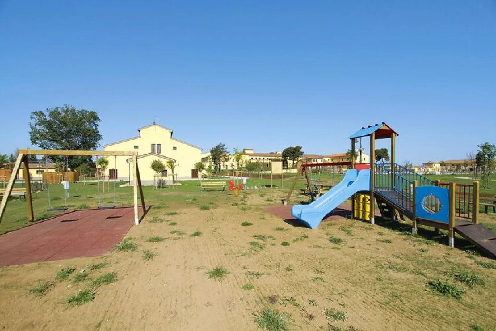 Ferienanlage Poggio all' Agnello Piombino Type Bilo 4-Tuinen zomer