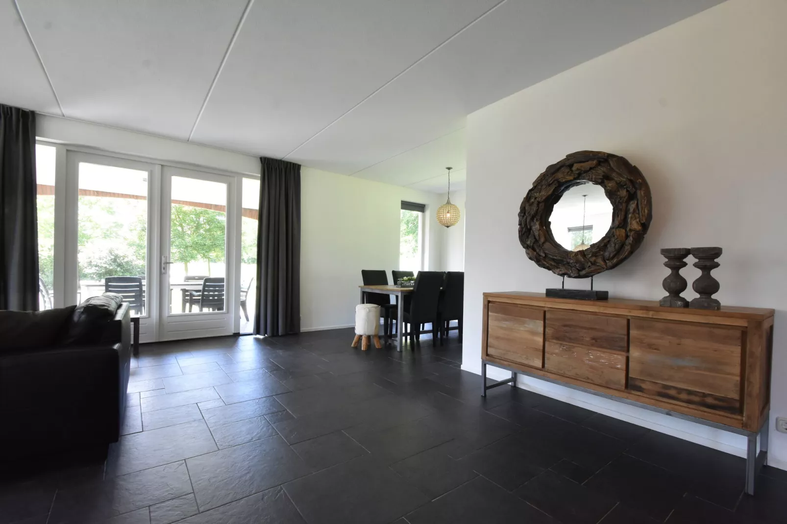 Villa de Bosruiter-Eetkamer