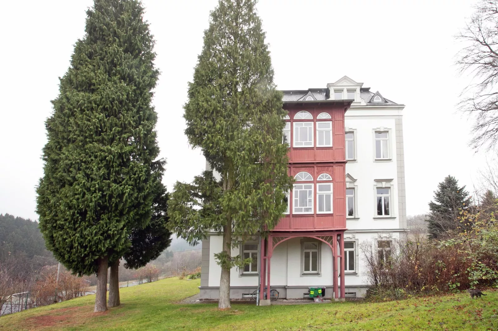 Villa im Erzgebirge-Buitenkant zomer