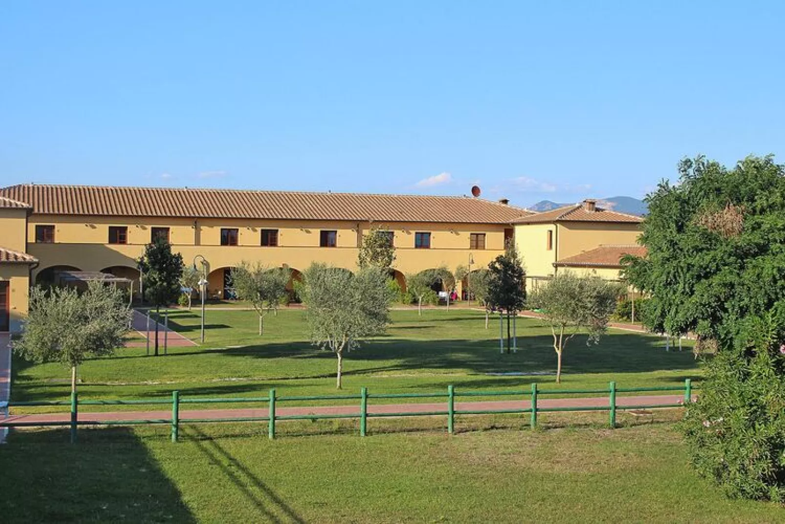 Ferienanlage Poggio all' Agnello Piombino Bilo 4 terrazza o balcone-Buitenkant zomer