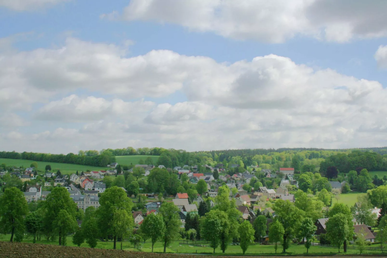 Villa im Erzgebirge-Gebieden zomer 1km