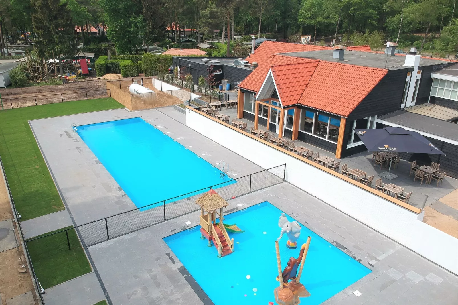 Vakantiepark De Rimboe & De Woeste Hoogte 3-Zwembad