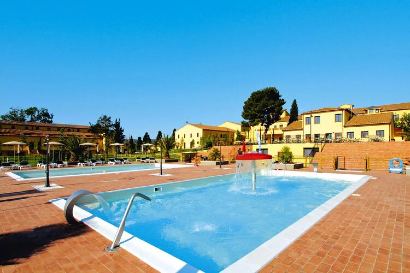 Ferienanlage Poggio all' Agnello Piombino Bilo 4 terrazza o balcone-Zwembad