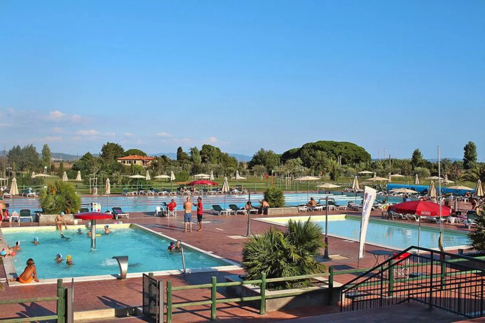 Ferienanlage Poggio all' Agnello Piombino Bilo 4 terrazza o balcone-Zwembad