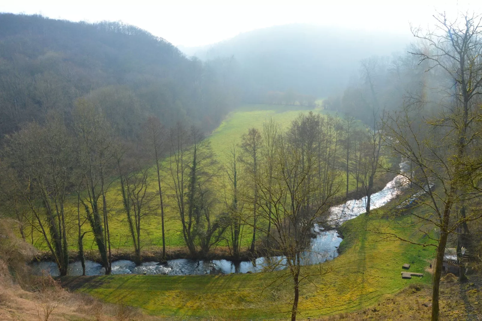 Vue sur le Chateau de Montaigle-Gebieden zomer 5km