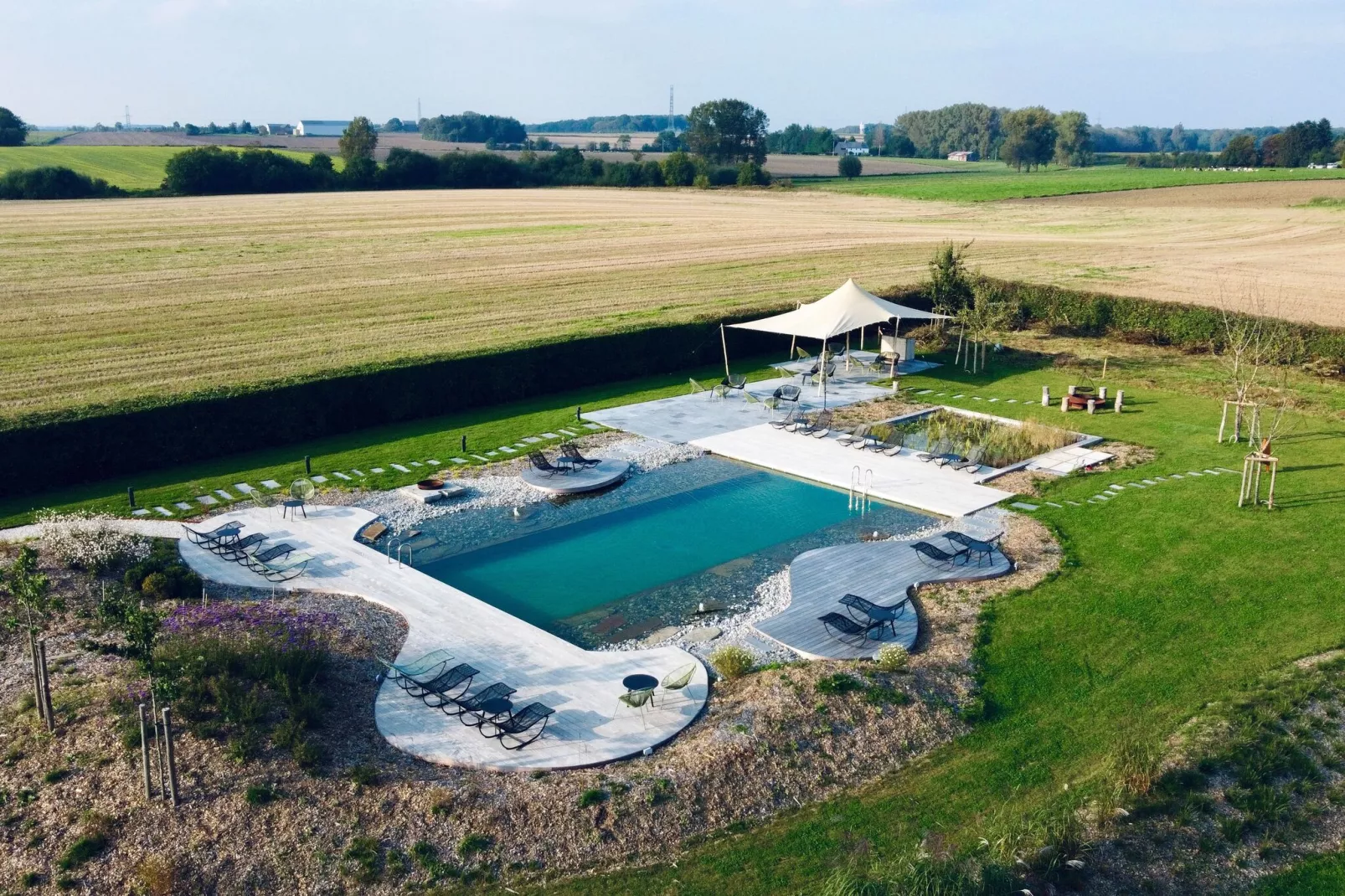 Mooie gîte in een kasteelboerderij in Ohey met zwemvijver-Zwembad