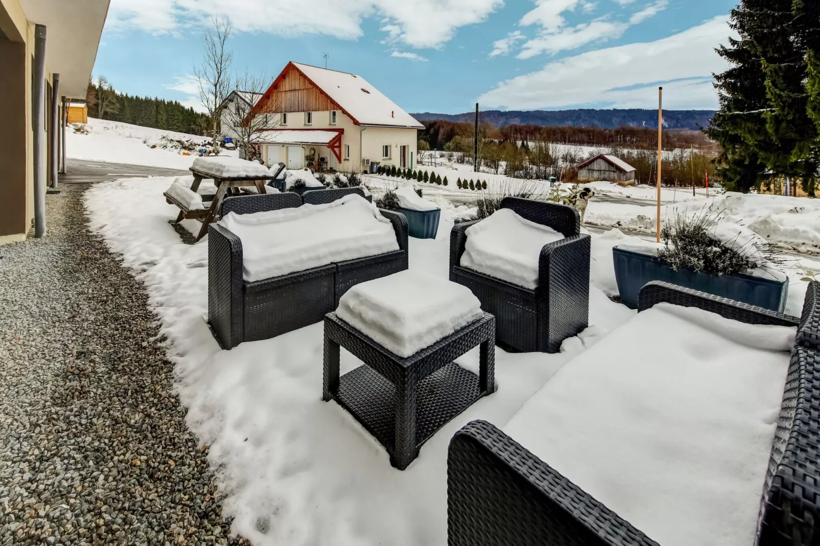 GITE A LA MONTAGNE BUGNY - Terrasbalkon