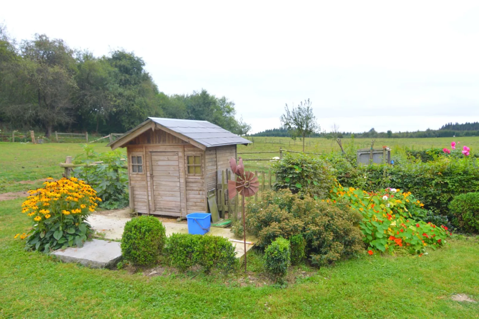 La Petite Ferme Tirou-Tuinen zomer