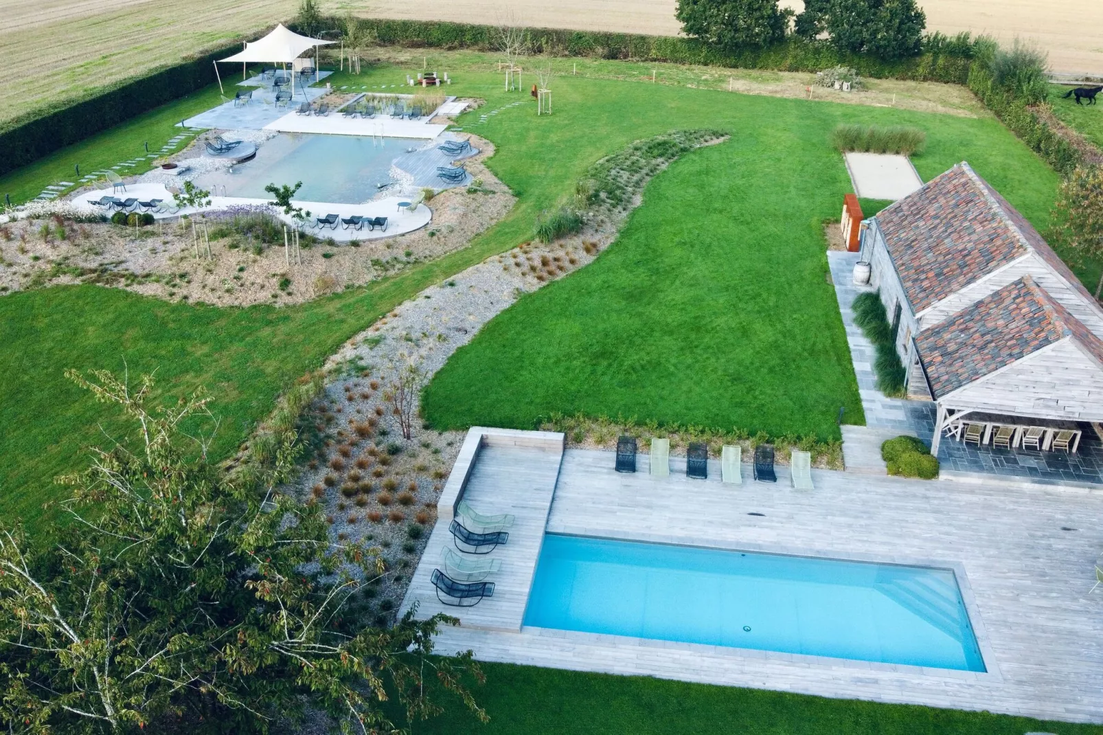 Fijne gîte in een kasteelboerderij in Ohey met zwemvijver