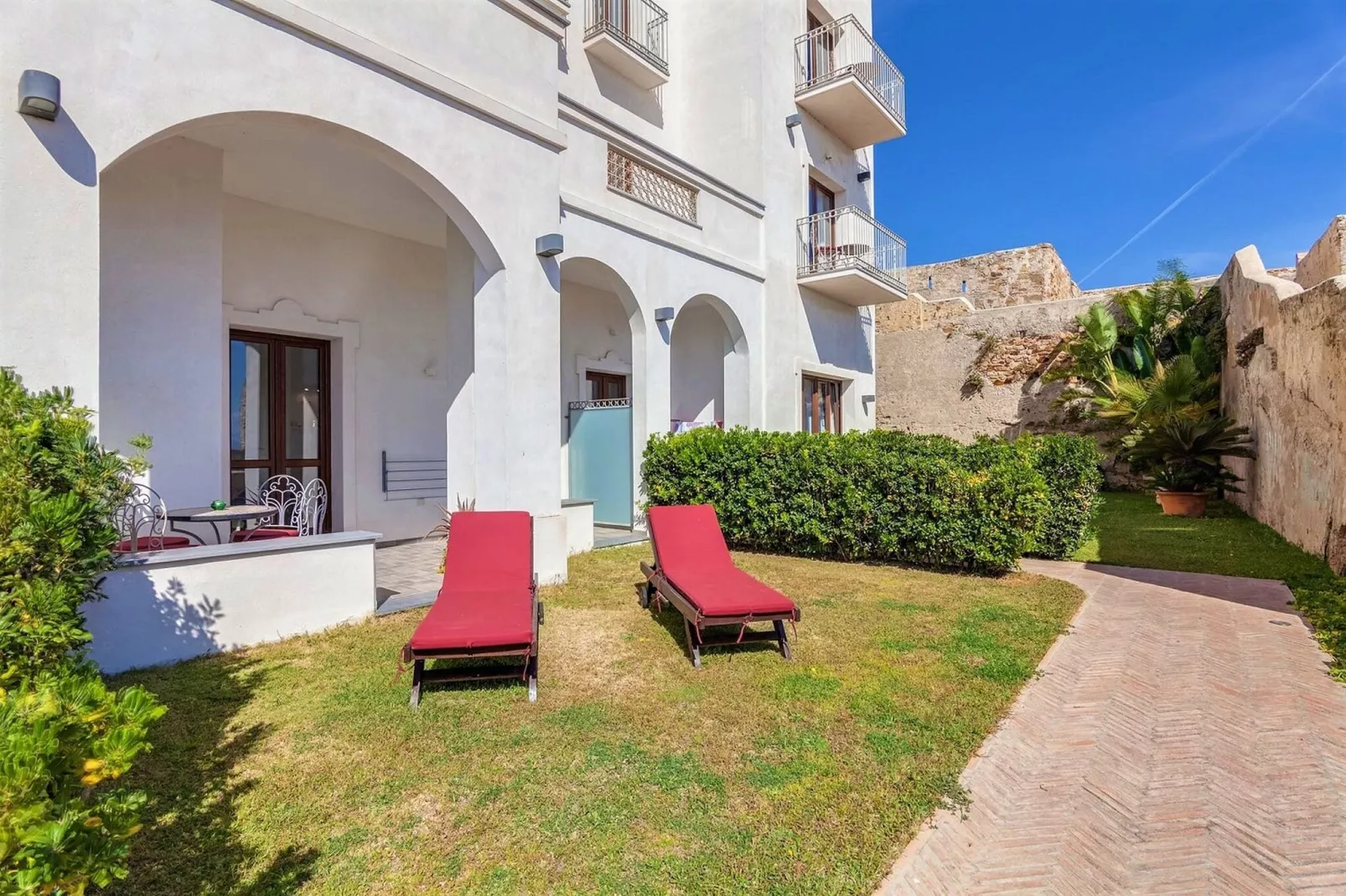 Estudio planta baja Vista al Mar Porche y Jardín 3-4-Tuinen zomer