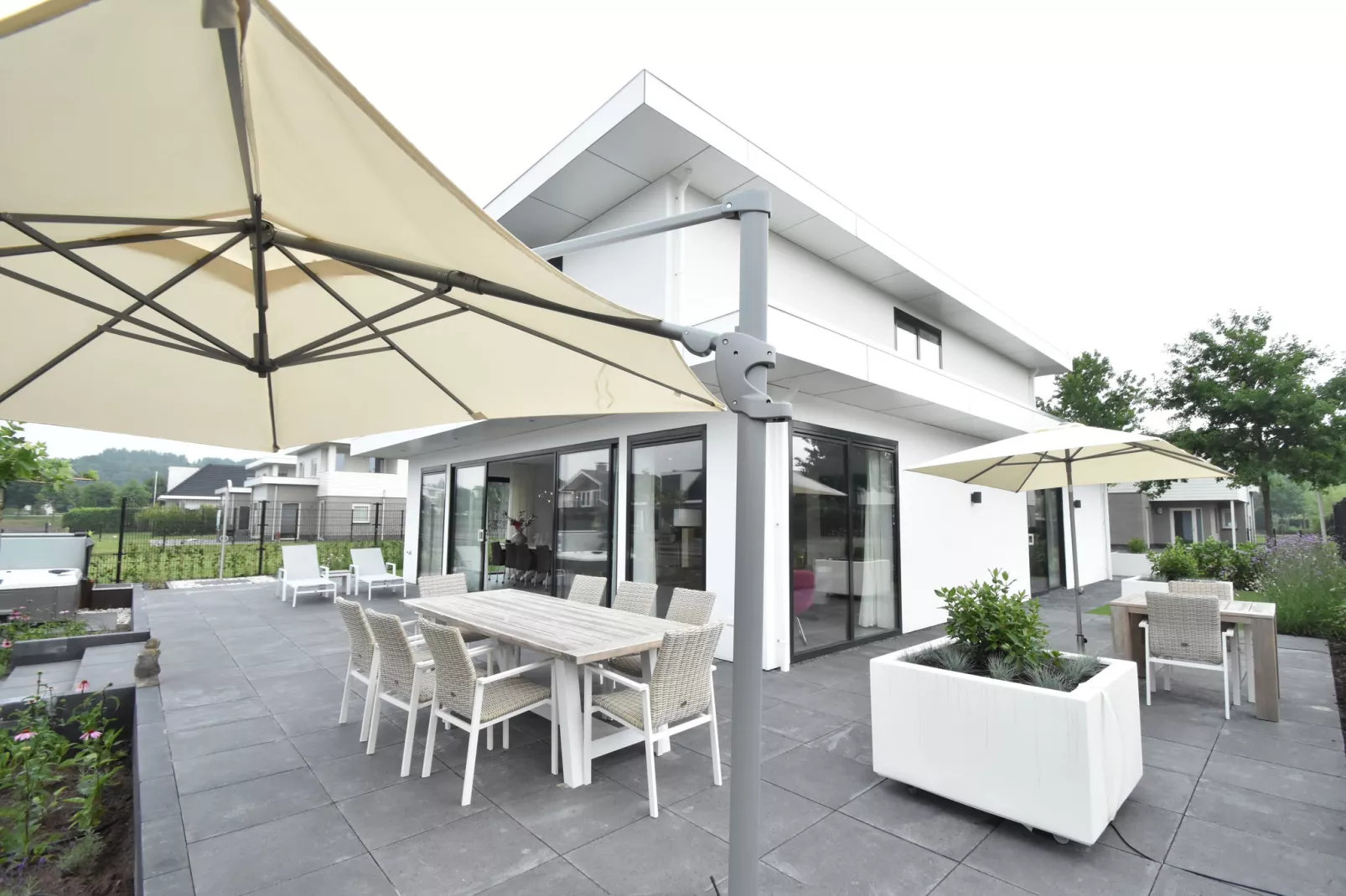 Villa Luxury Harderwijk 243-Terrasbalkon