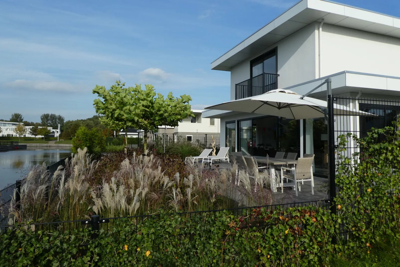Villa Luxury Harderwijk 243-Tuinen zomer