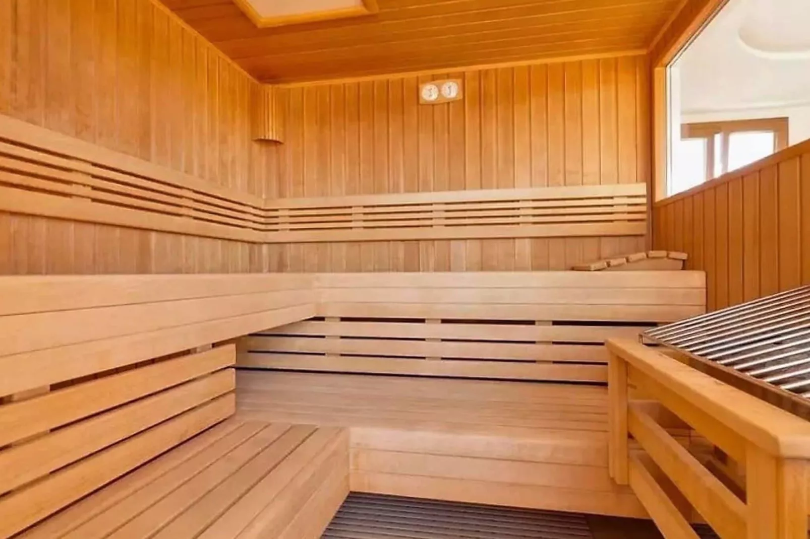 Estudio planta baja Vista al Mar Porche y Jardín 3-4-Faciliteiten