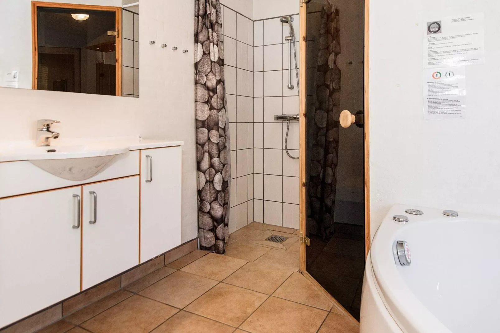 Ruim toevluchtsoord met spa -- By Traum Ferienwohnungen-Binnen