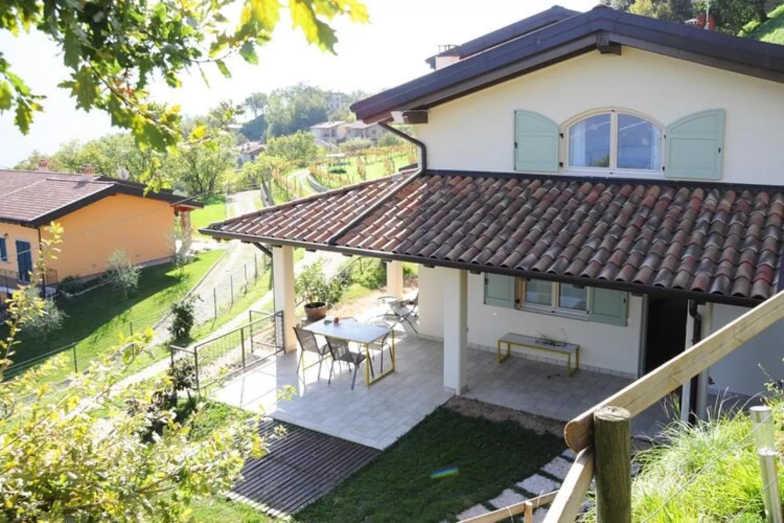 Appartementen, Tremosine-Buitenkant zomer