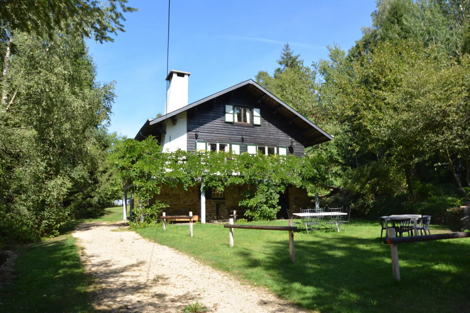 Le Chalet Likthuus-Buitenkant zomer