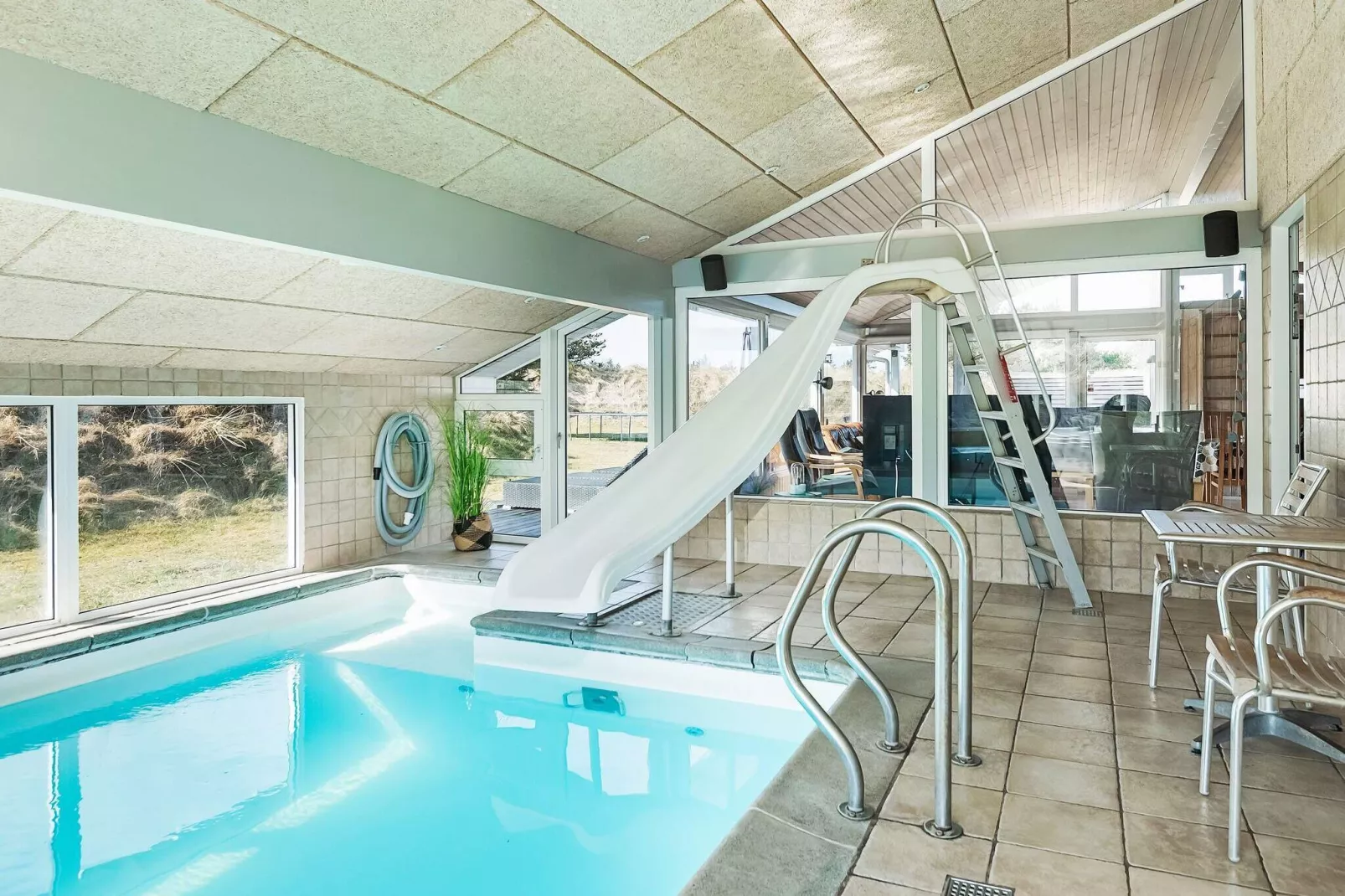14 persoons vakantie huis in Blokhus-Zwembad
