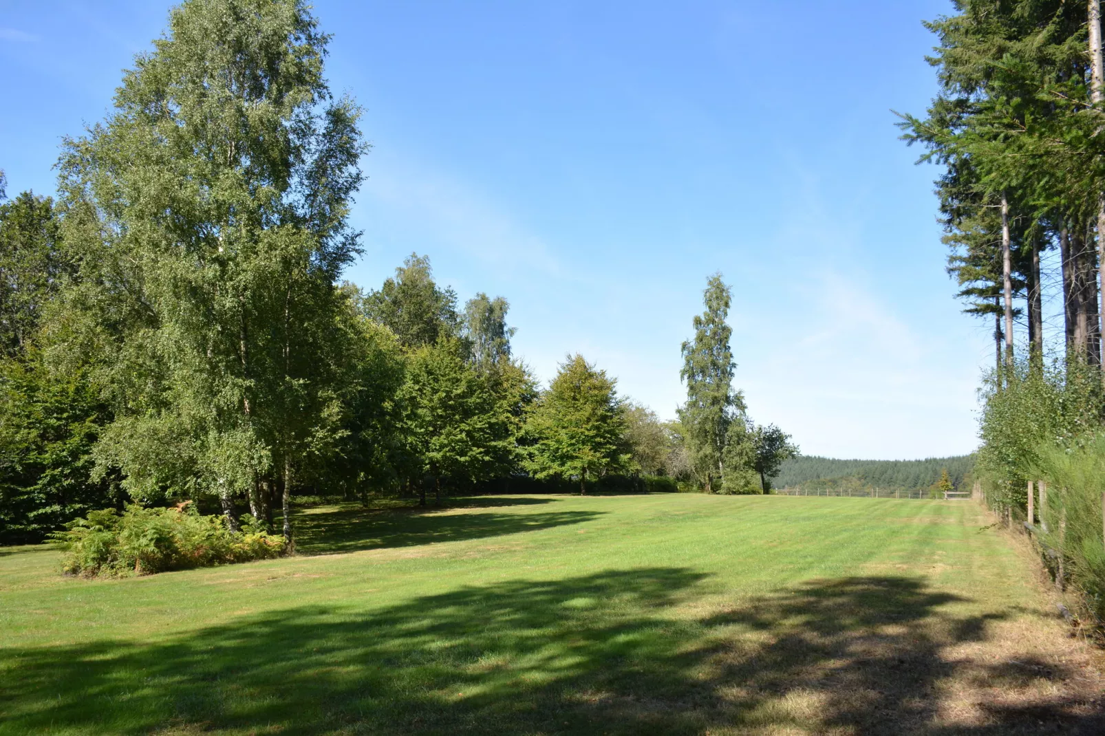 Le Chalet Likthuus-Tuinen zomer