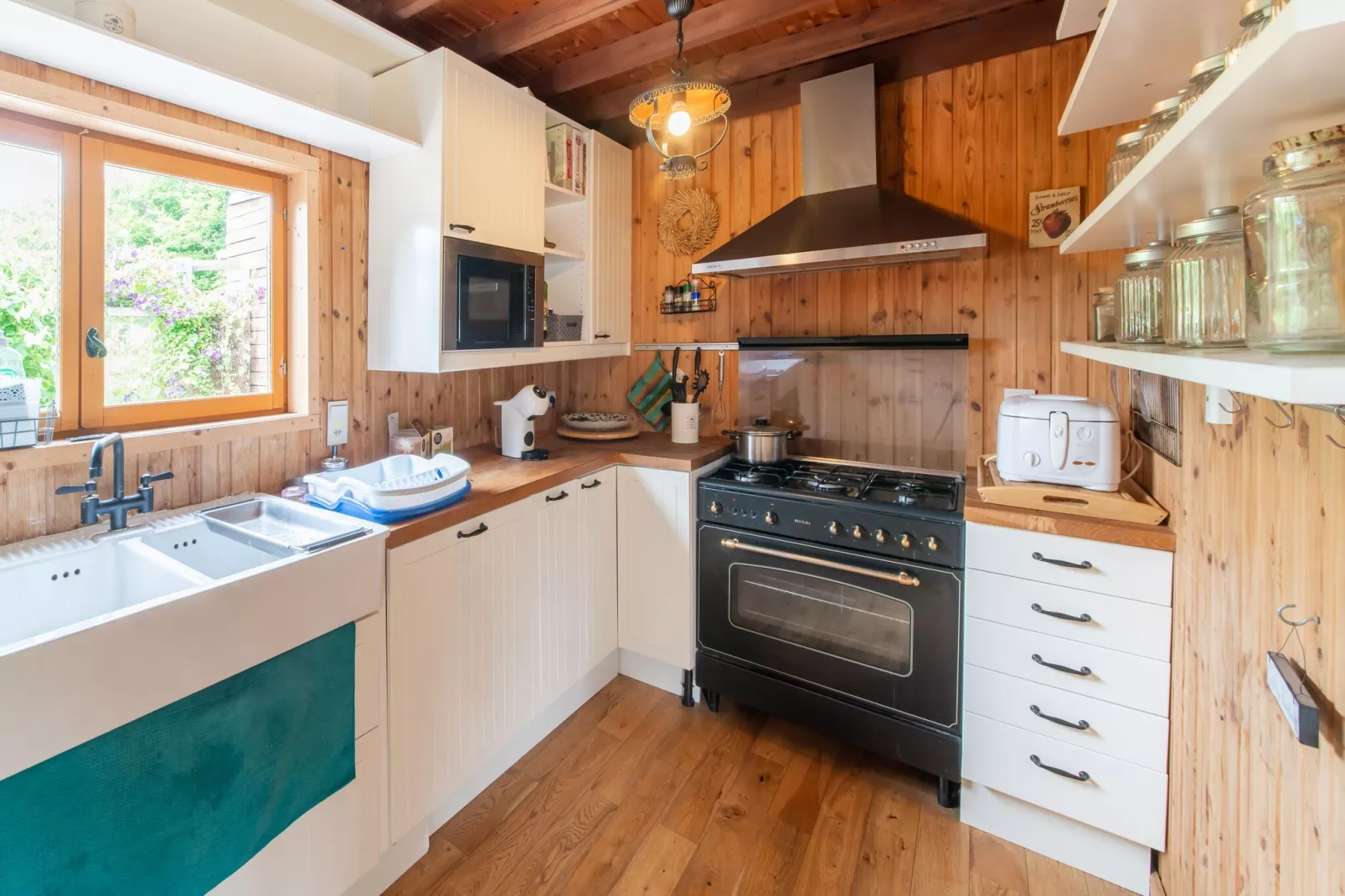 Charmante habitation pour 8 Adultes-Keuken