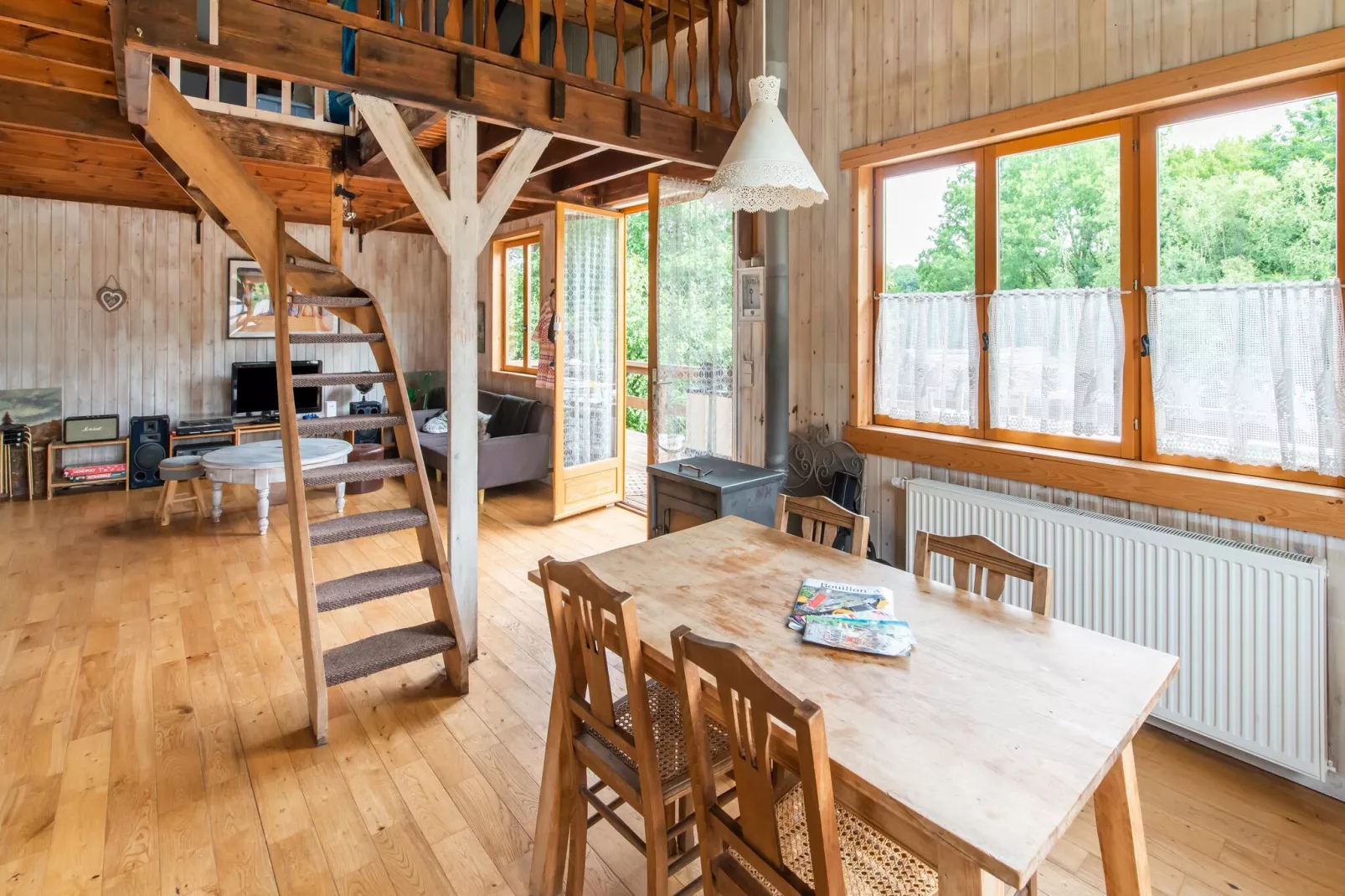 Charmante habitation pour 8 Adultes-Eetkamer