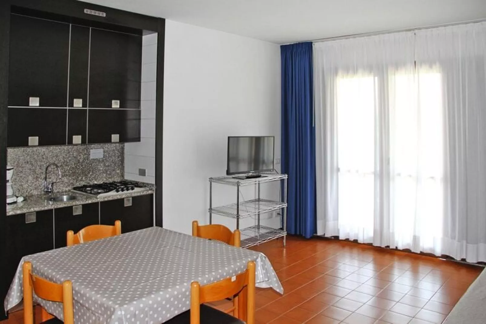 Residence Barbara, Moniga del Garda-2-Raum-App., 1. Etage B2G, ca. 44 qm-Woonkamer