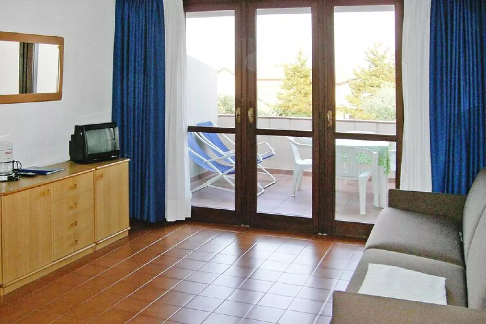 Residence Barbara, Moniga del Garda-2-Raum-App., 1. Etage B2G, ca. 44 qm-Woonkamer