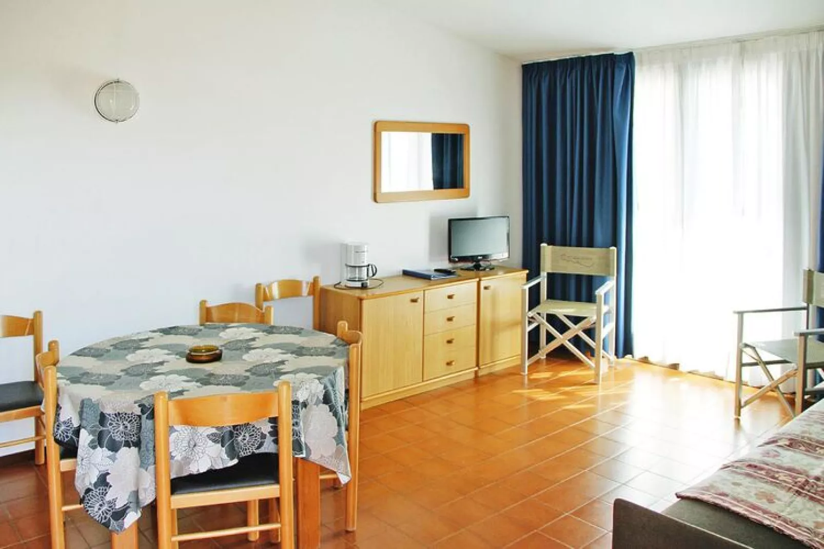Residence Barbara, Moniga del Garda-2-Raum-App., 1. Etage B2G, ca. 44 qm-Woonkamer