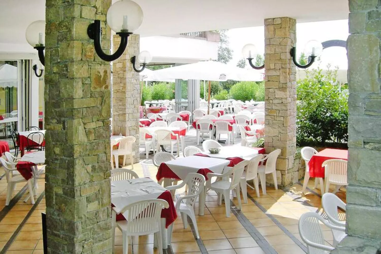 Residence Barbara, Moniga del Garda-2-Raum-App., 1. Etage B2G, ca. 44 qm-Terras