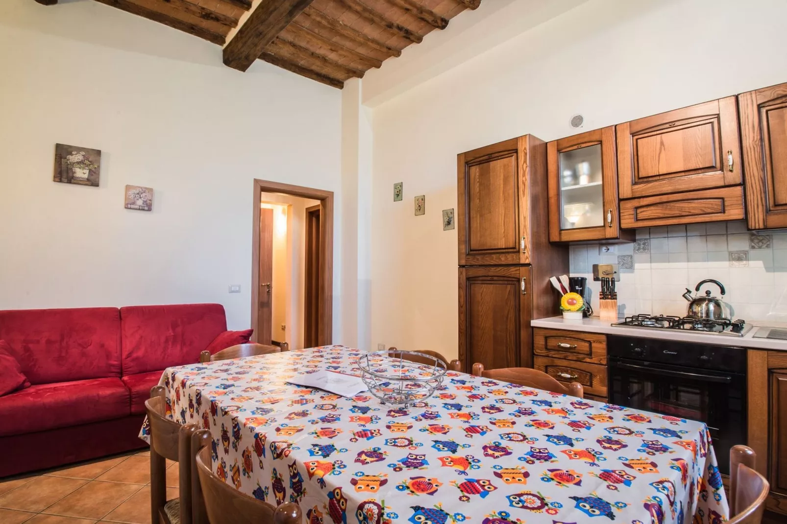 Schilderachtig vakantiehuis in Florence met zwembad-Eetkamer
