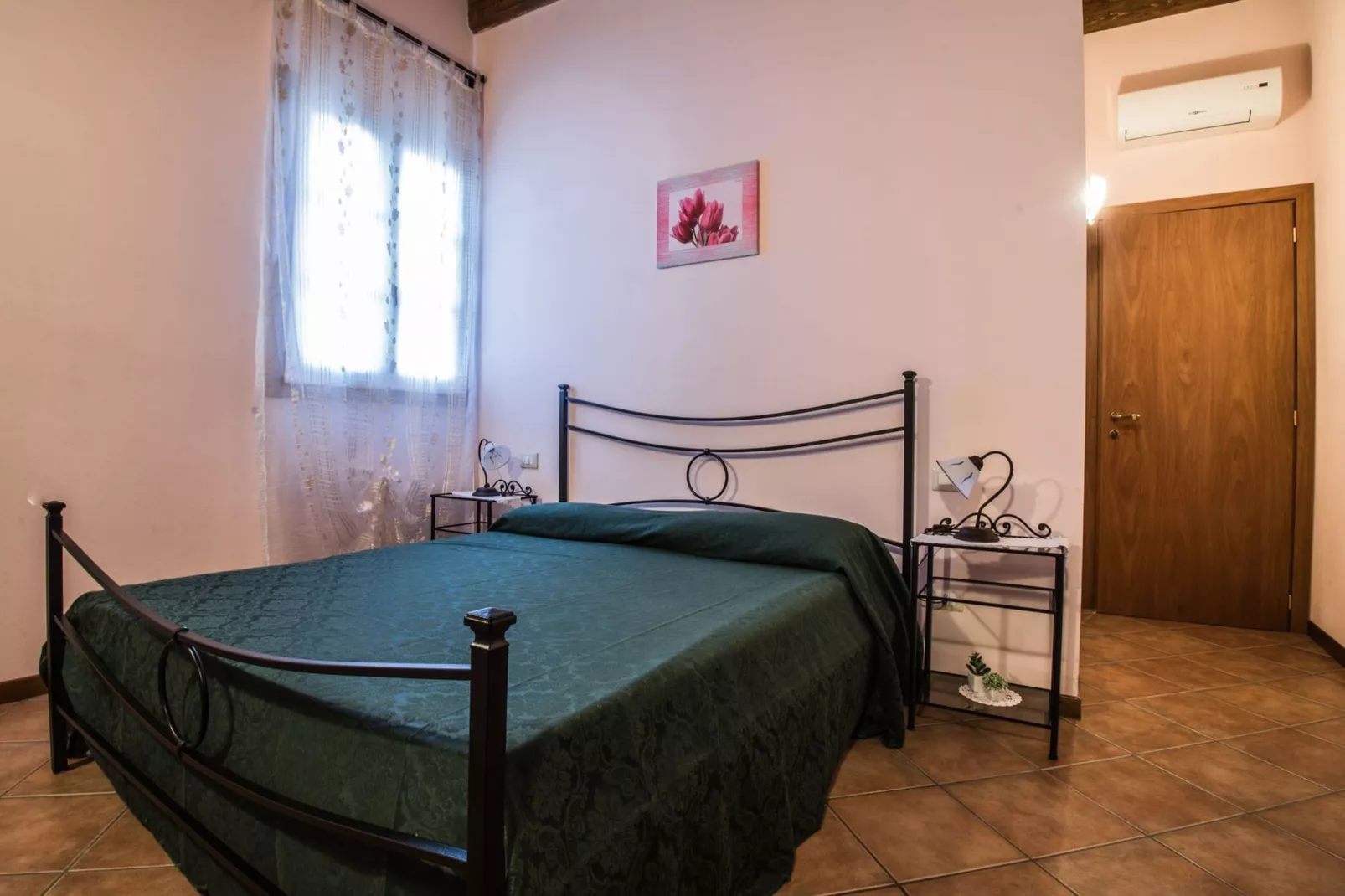 Schilderachtig vakantiehuis in Florence met zwembad-Slaapkamer